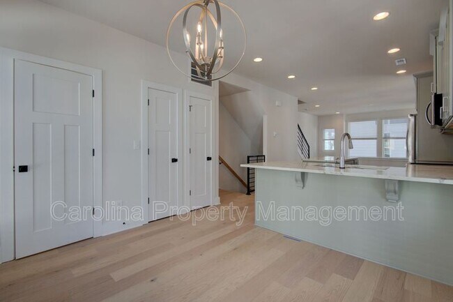 Building Photo - 5045 York Park Ln