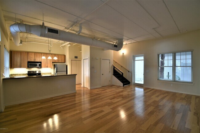 Building Photo - 1661 Riverside Ave