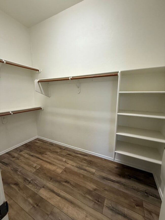 Building Photo - House For Rent