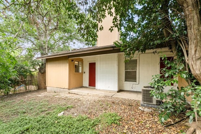 Building Photo - 818 Sirocco Dr