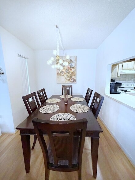 Building Photo - 1014 Green Pine Blvd