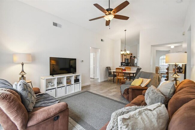Building Photo - 7819 Turkey Oak Ln