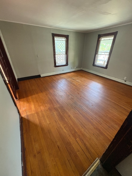 Building Photo - 578 Rockingham St