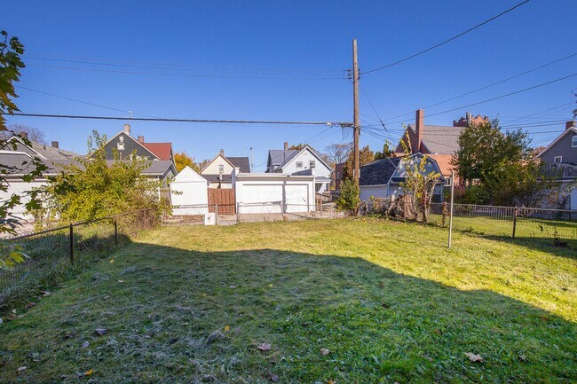 Building Photo - 4120 Trowbridge Ave