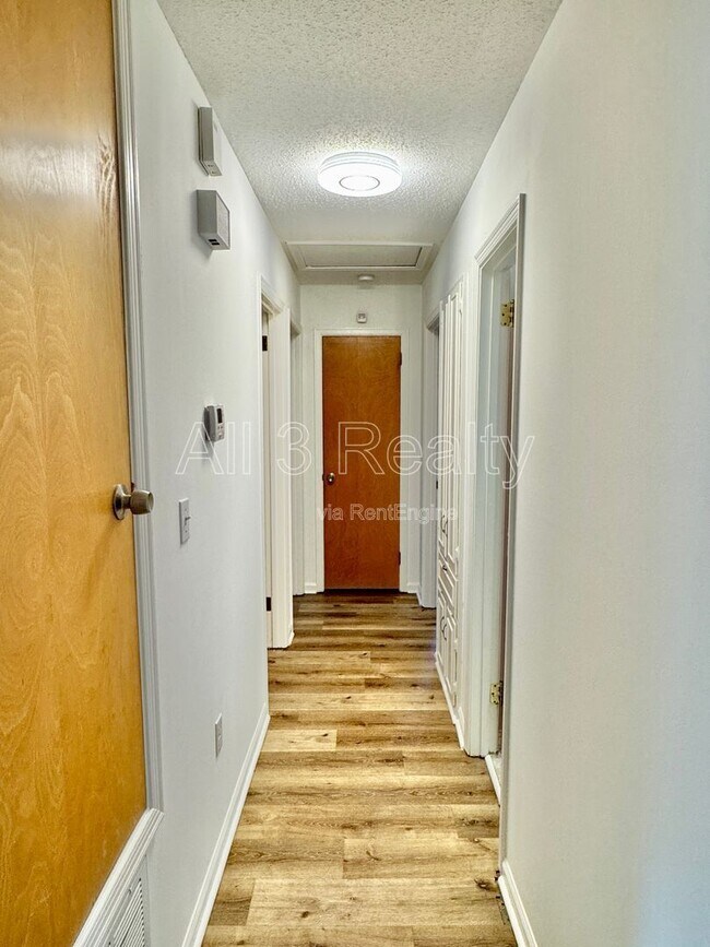 Building Photo - 2311 Cottingham Dr