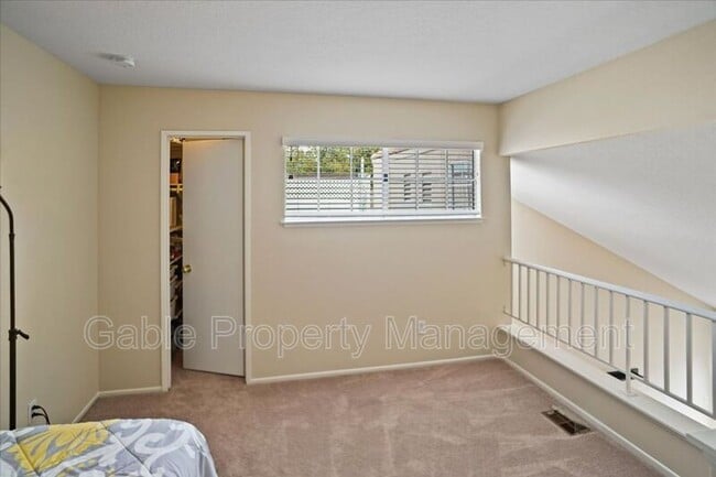 Building Photo - 24153 Del Monte Dr.