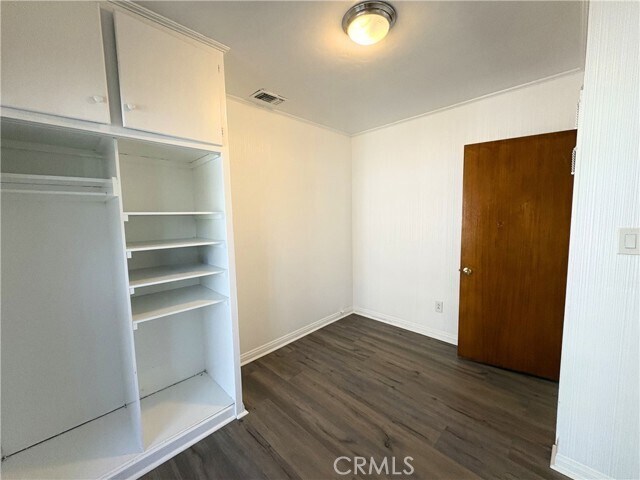 Building Photo - 4670 Riverside Dr