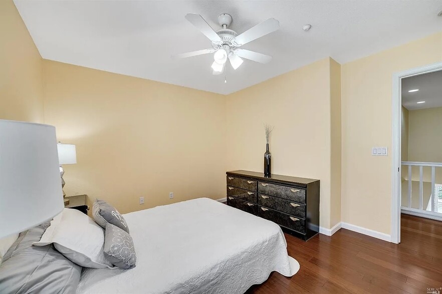 Building Photo - 332 Ring Neck St