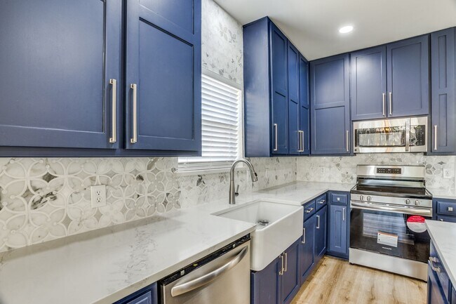 Building Photo - 639 Manchester Dr