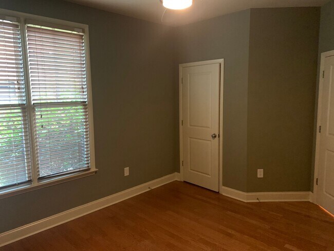Building Photo - Urban Lofts Unit Available for Pre-Lease!