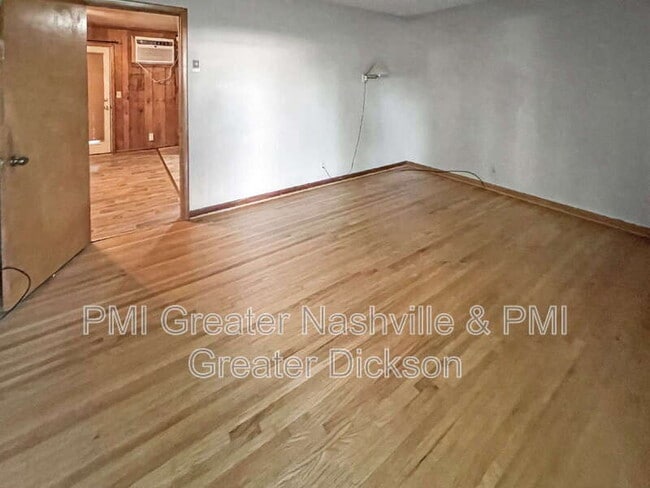 Building Photo - 320 Mockingbird Ln