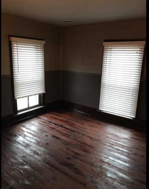 living area - 206 N Main St