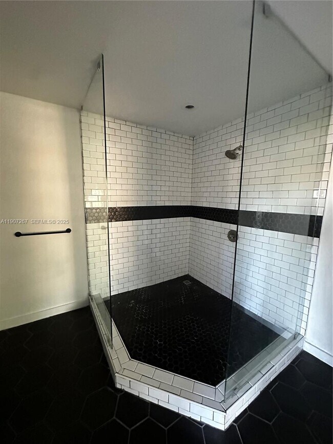 Building Photo - 6201 SW 116th Pl