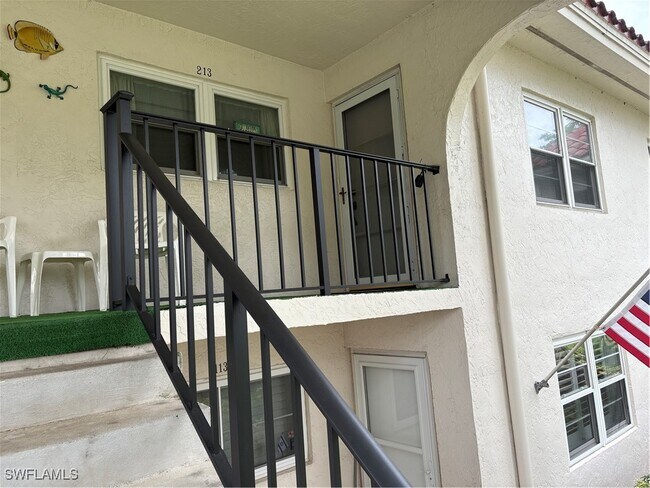 Primary Photo - 1055 Forest Lakes Dr