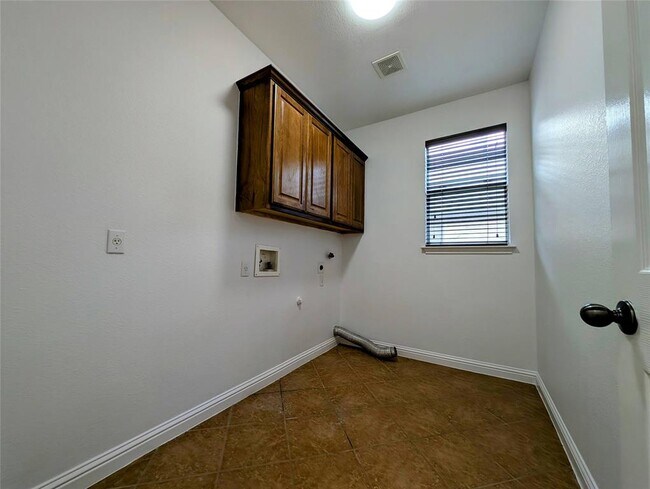 Building Photo - 3761 Gentle Winds Ln