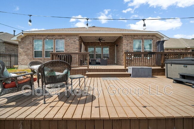 Building Photo - 2227 Quince Ave