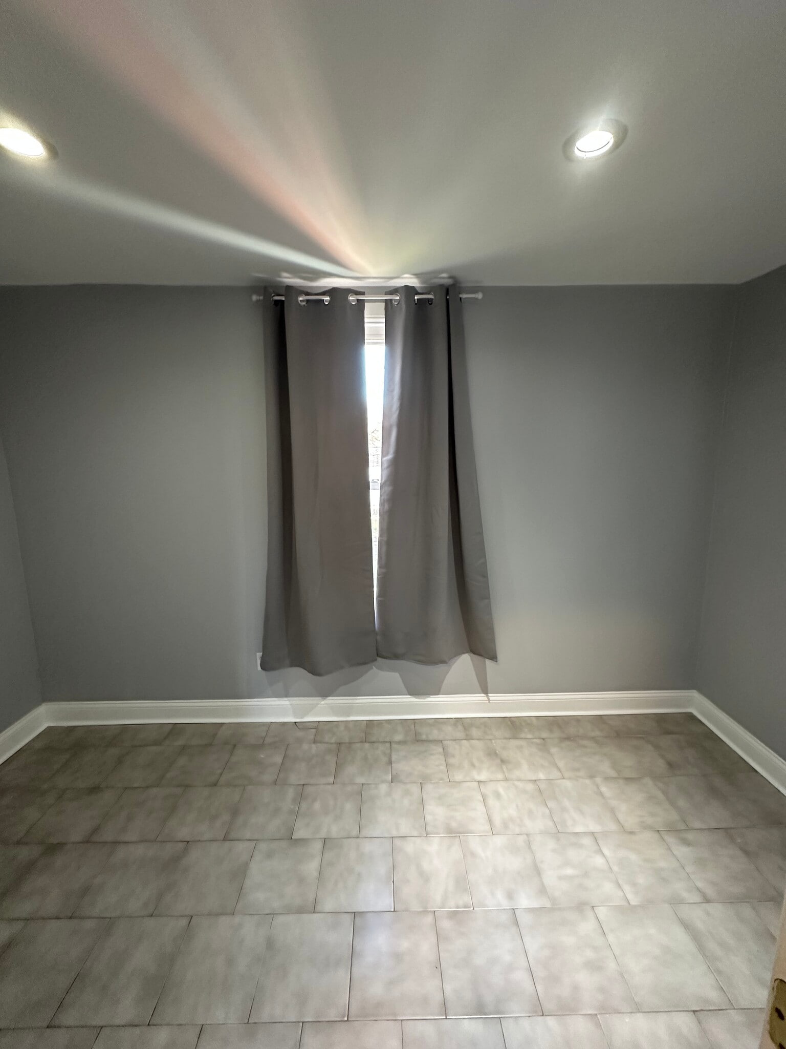 Building Photo - 2712 W 25th St