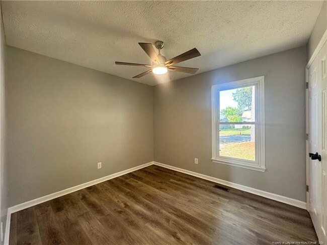 Building Photo - 945 Winterberry Dr