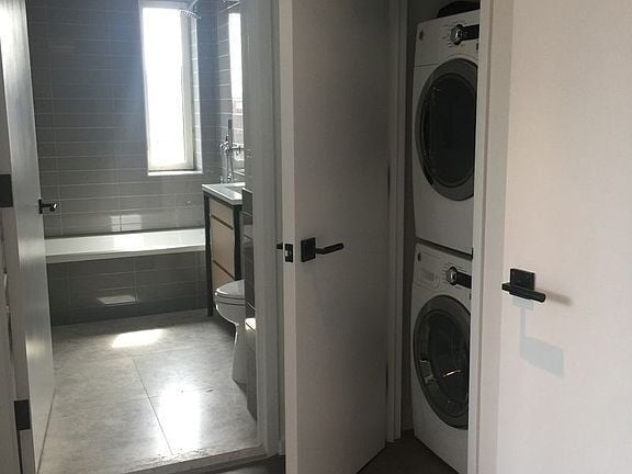 Building Photo - 385 1st Ave