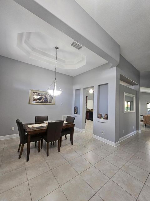 Building Photo - 5721 NW Alcazar Ter