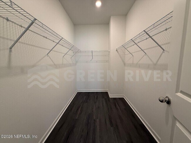 Building Photo - 2717 White Cedar Ln