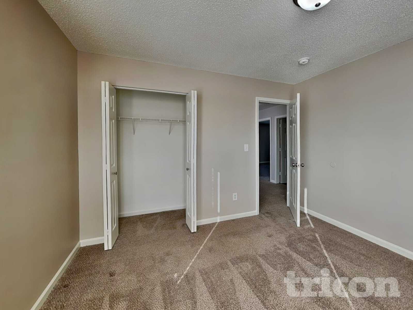 Building Photo - 676 Blue Meadow Dr