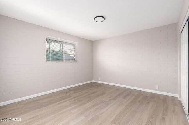 Building Photo - 405 S Priest Dr