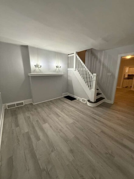 Building Photo - 1659 Methyl St