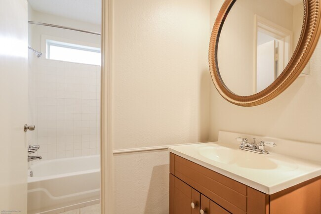 Building Photo - 18515 Denise Dale Ln