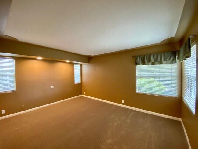 Building Photo - Beautiful 3 Bedroom Mission Canyon Home wi...