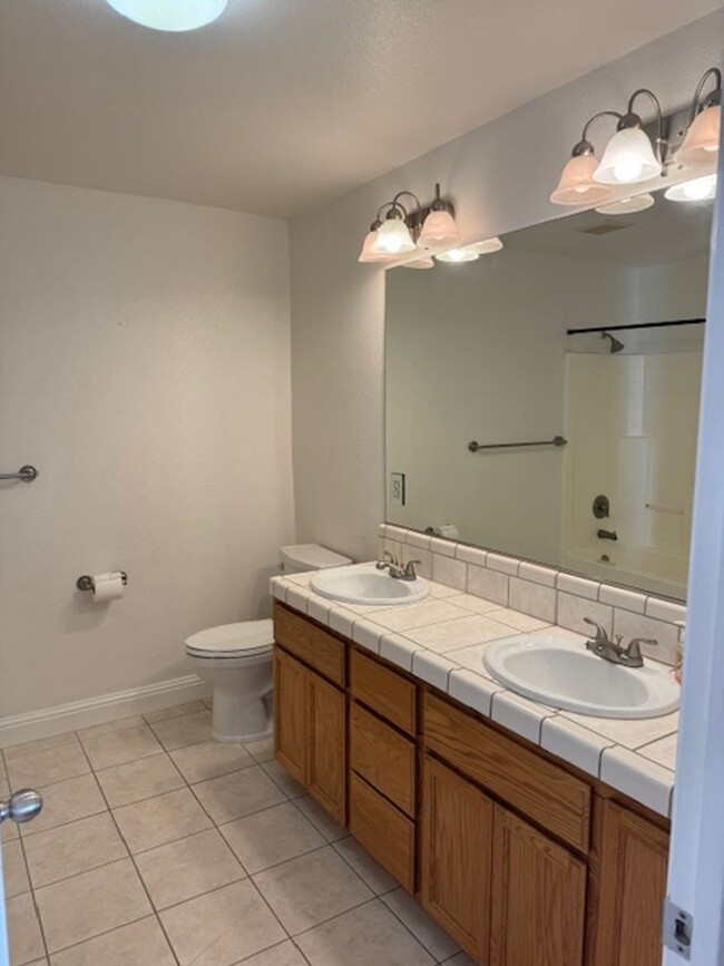 Building Photo - Beautiful 4 Bedroom in Cottonwood