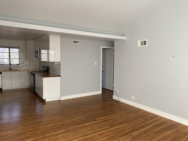 Building Photo - 8307 Delmar Blvd