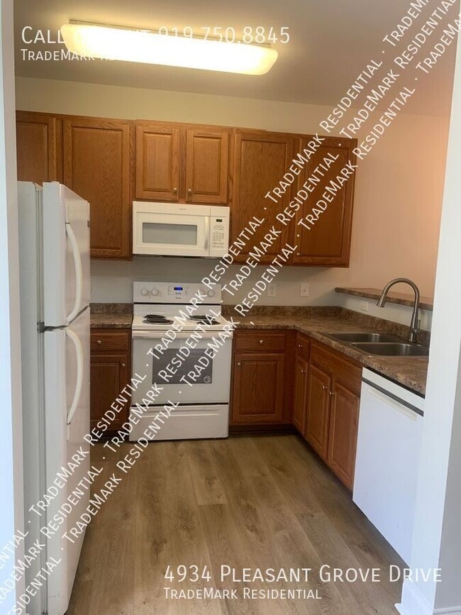 Building Photo - 4934 Pleasant Grove Dr