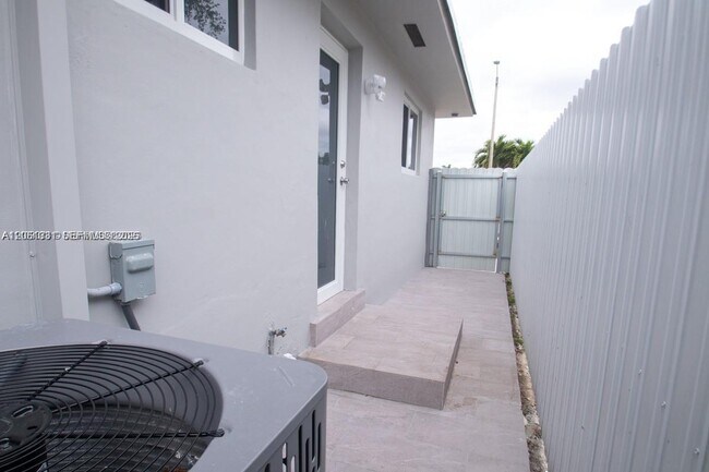 Building Photo - 233 NW 53rd Ave