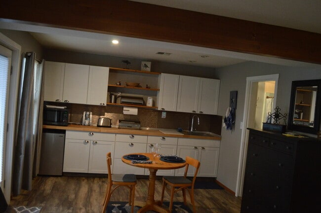 Building Photo - 5307 Rehklau Rd SE