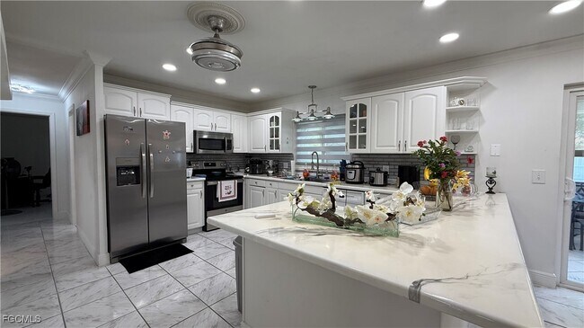 Building Photo - 1424 SE 22nd Terrace