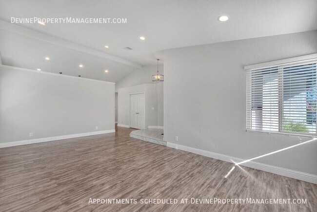 Building Photo - 9814 Hibiscus Ct