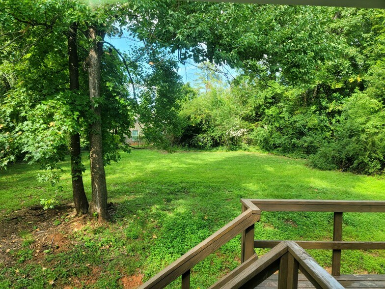Building Photo - 710 Forest Lake Dr S