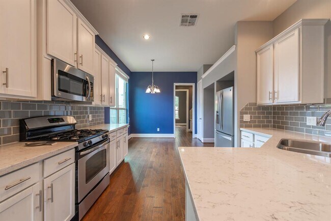 Building Photo - 29010 Pinnacle Ridge Dr