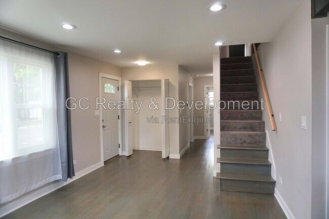 Building Photo - 4501 S Leamington Ave