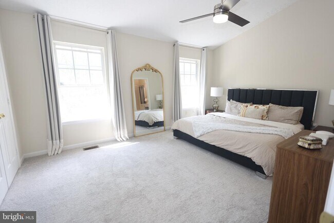 Building Photo - 1424 Falcon Nest Ct