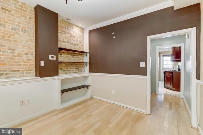 Building Photo - 2418 Hudson St