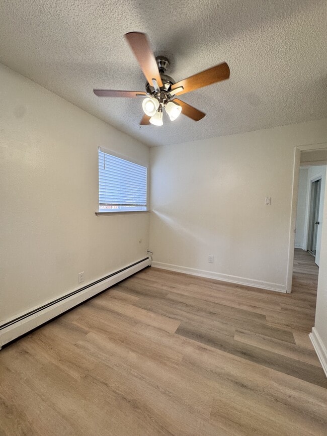 Building Photo - 736 Bennett Ave