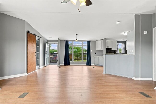 Building Photo - 1151 Heidenreich Ln