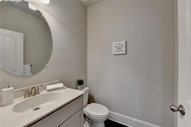 Building Photo - 2185 Mission View Dr NW