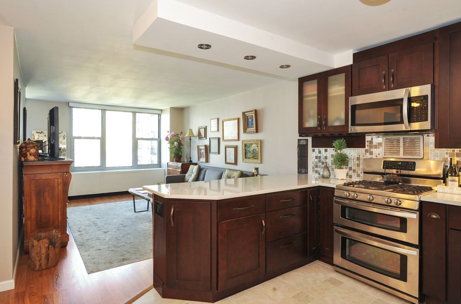 Building Photo - 400 E Randolph St