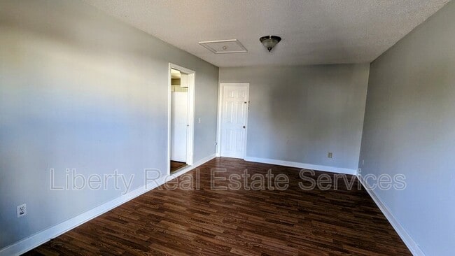 Building Photo - 215 Gordon St