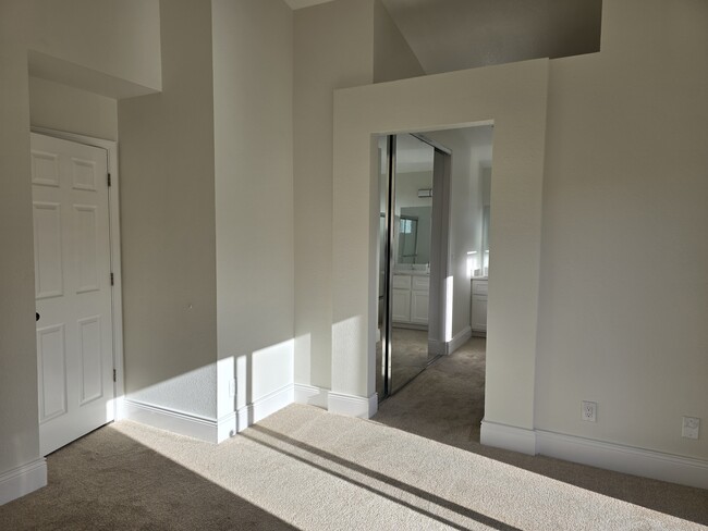 Building Photo - 6141 Starling Dr