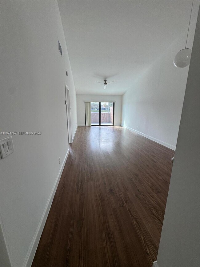 Building Photo - 5763 N Park Rd