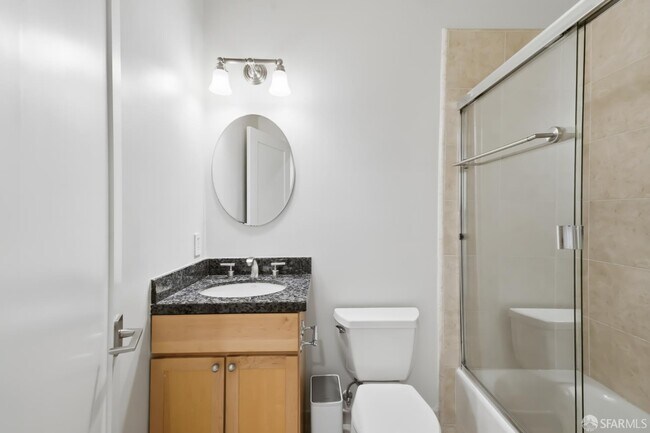 Building Photo - 425 14th St